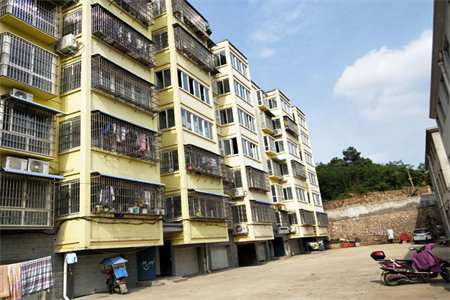 梧桐梁供销社车队家属院150万57m2简装出售